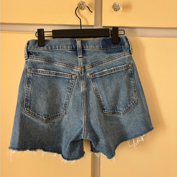 NWT Abercrombie 4” mom short high rise - Picture 5 of 5